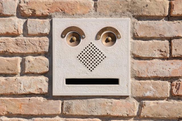 mailbox-face-28275323